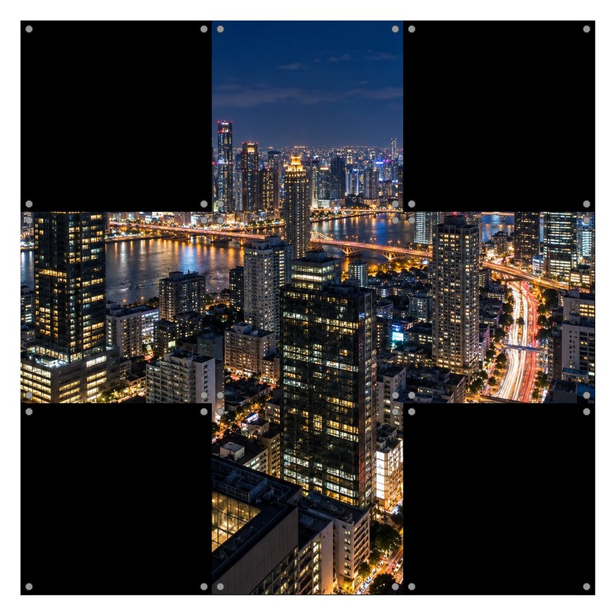中央に夜のスカイラインの写真が広がり、その周囲に4本の矢印が配置されている。3×3のグリッドのうち、どのパネルにこの写真が印刷されているか。
